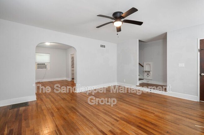 Foto del edificio - 54 Beverly Rd