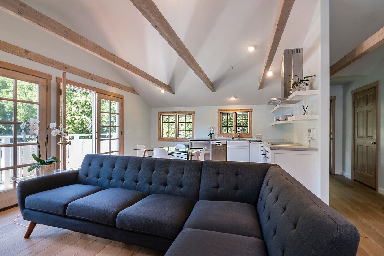 Primary Photo - Serene & Elegant In Montecito!