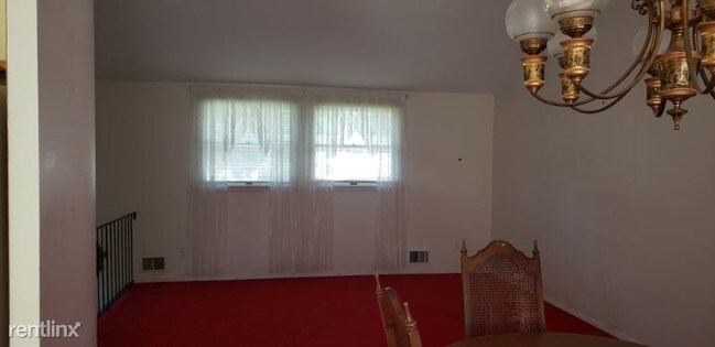 Building Photo - 65 Fireside Ln