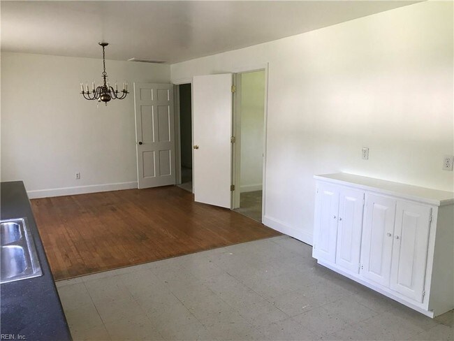 Building Photo - 2 bedroom in Chesapeake VA 23322
