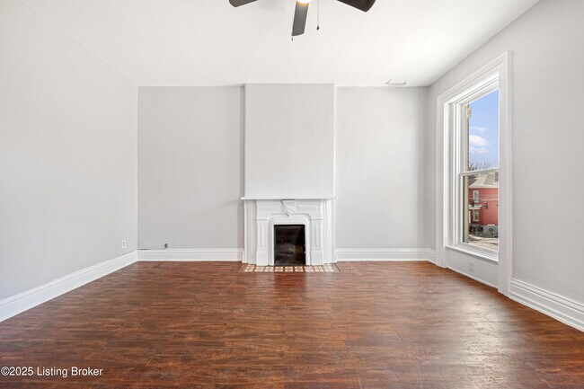 Building Photo - 1033 S Brook St