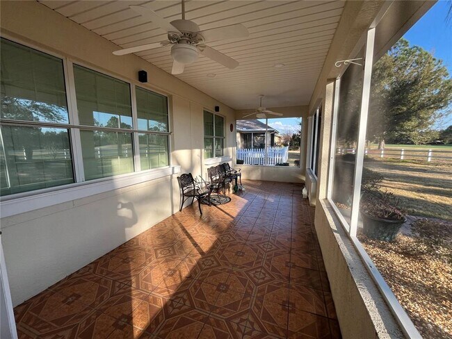 Foto del edificio - 8821 SW 83rd Court Rd