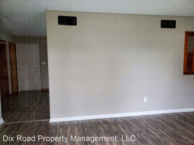 Building Photo - 3 br, 1 bath House - 440 West Wenger Road,