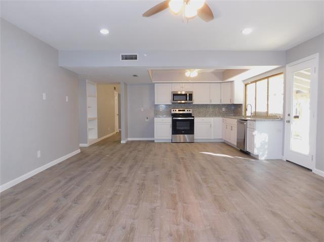 Foto del edificio - 1524 Carnation Dr