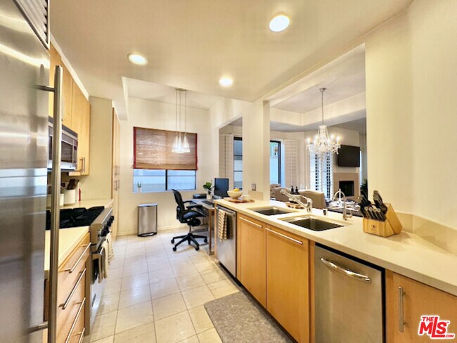 Building Photo - 234 S Gale Dr