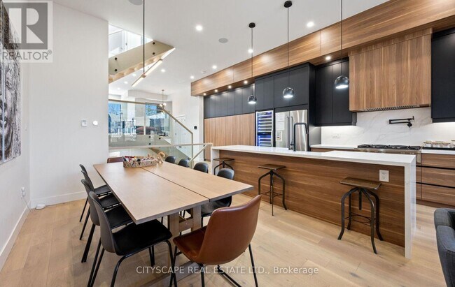 Building Photo - 2B Holmstead Ave