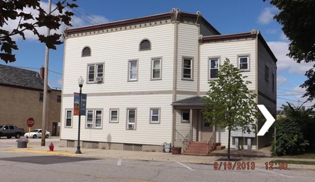 Primary Photo - 3816 Main St