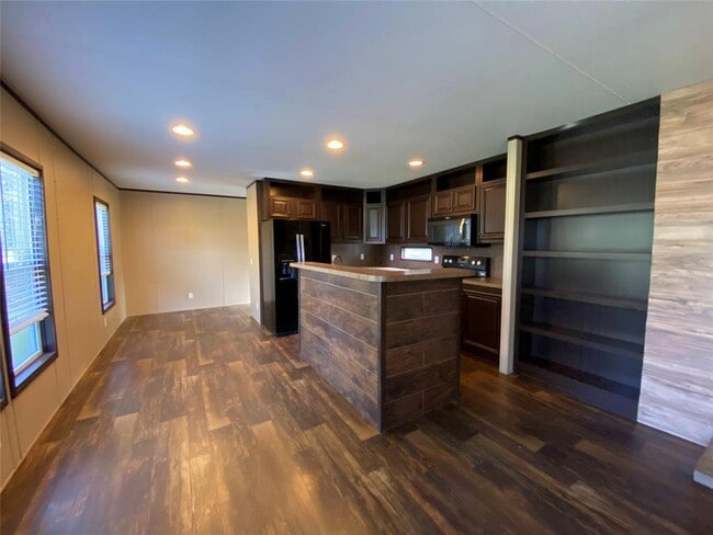 Building Photo - 16792 FM 1485