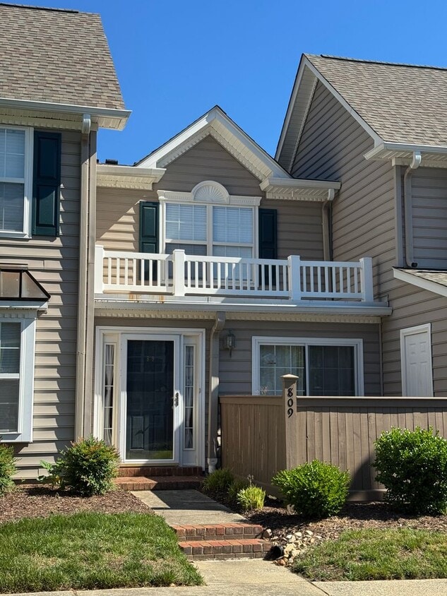 Primary Photo - 2 Bedroom 2 Bath Townhouse in Williamsburg