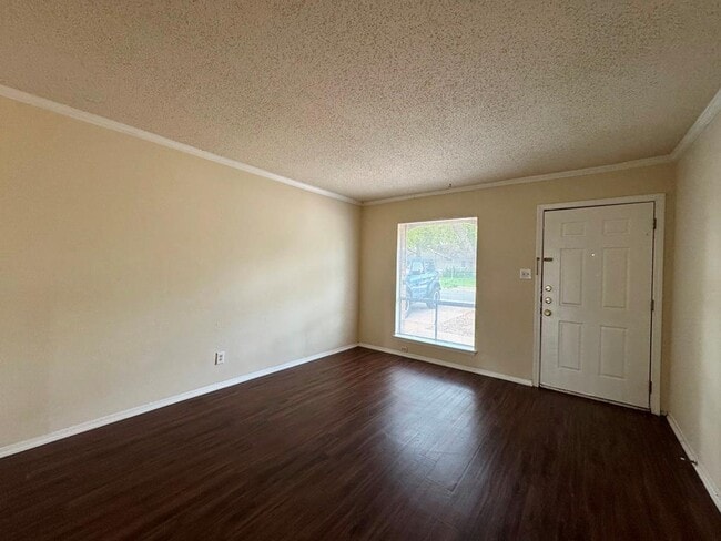 Building Photo - 5905 Burrough Dr