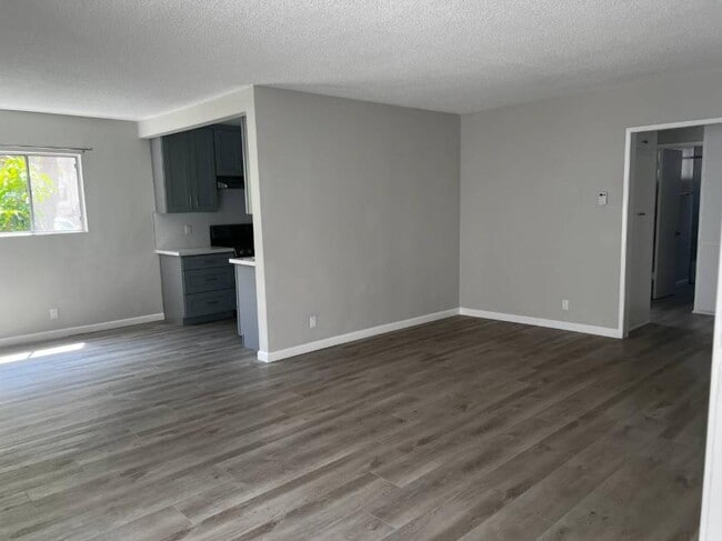 Building Photo - 2.0 bedroom in West Hollywood California 9...