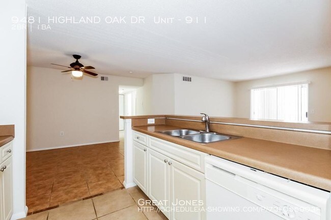 Building Photo - 9481 Highland Oak Dr