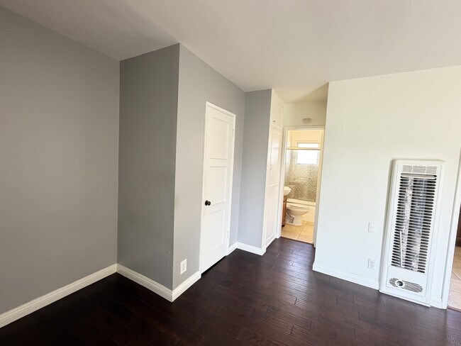 Foto del edificio - 4712 Elmwood Ave