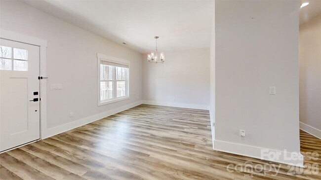 Foto del edificio - 5345 Christopher Rd