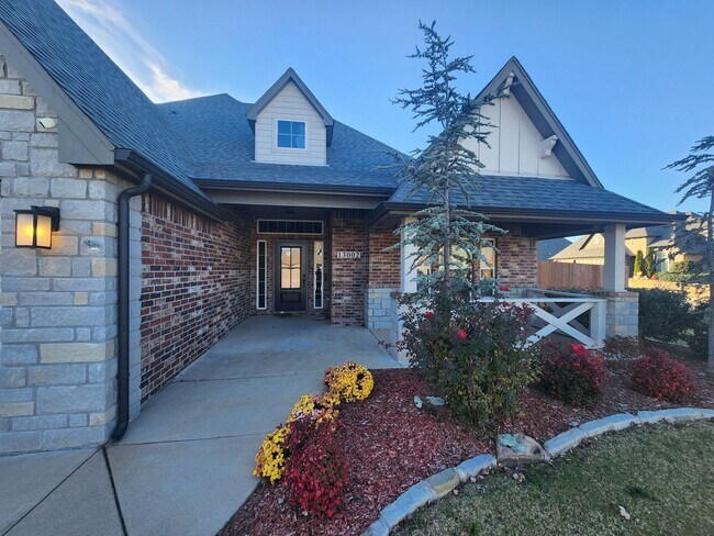 Building Photo - Stunning Executive Rental Home in Highly D...