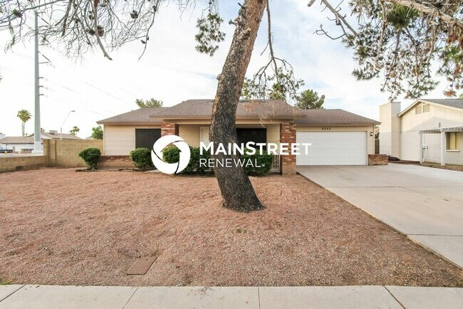 Foto del edificio - 3 Bedroom Pet-Friendly Home in Glendale, A...