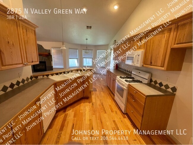 Building Photo - Spacious 3-Bed Meridian Home with Bonus Ro...