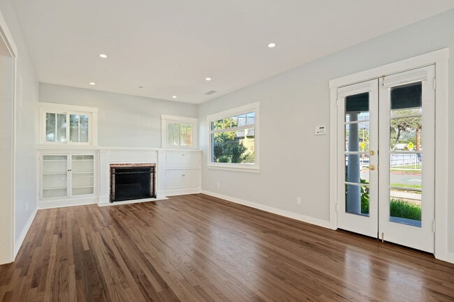 Building Photo - 135 N Alisos St