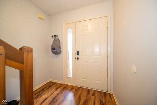 Foto del edificio - 9690 Barrhill Ct