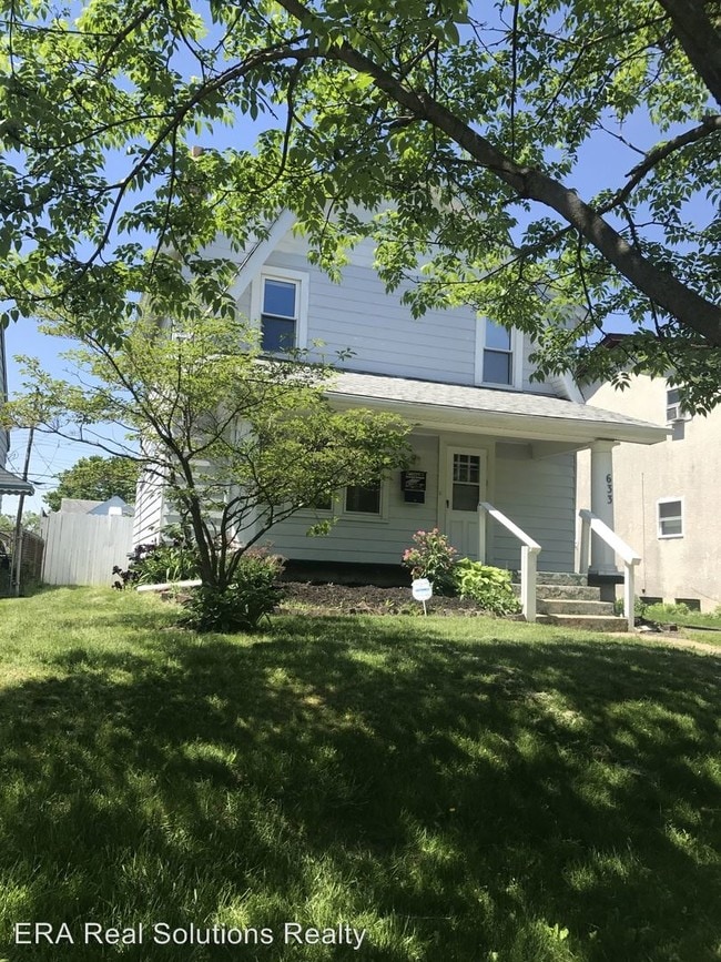 Building Photo - 3 br, 1 bath House - 633 Wrexham Avenue 633