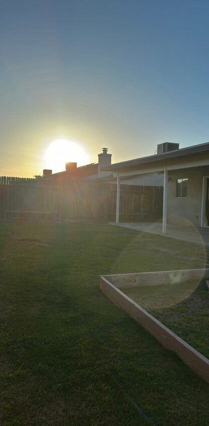 Building Photo - 211 Misty Meadow Dr