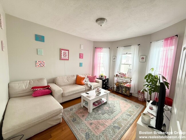 Building Photo - 17 Cawfield St