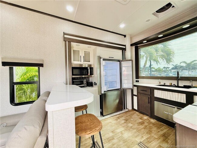 Foto del edificio - 10725 S Ocean Dr