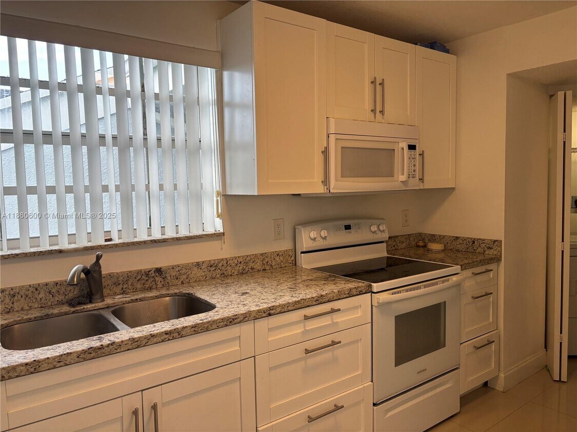 Foto del edificio - 2662 SE 19th Ct