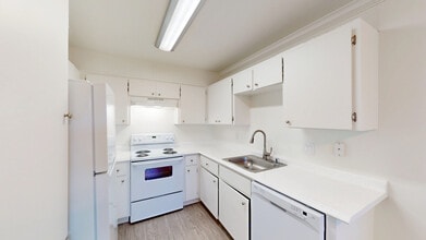 Building Photo - 390 Alameda del Prado