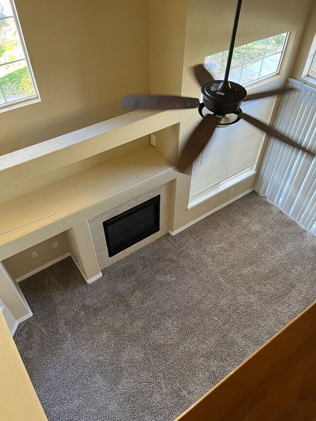 Foto del edificio - COZY 2 BED/1.5 BATH LONGMONT TOWNHOME - AV...