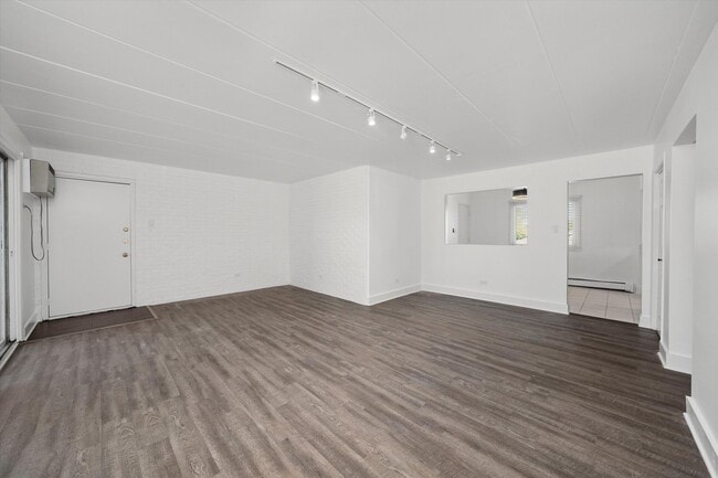 Building Photo - 9008 W 140th St
