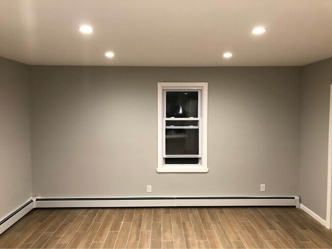 Living Room - 112 William St