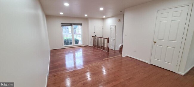 Foto del edificio - 12200 Brittania Cir