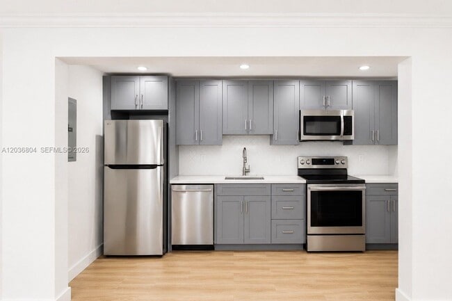 Foto del edificio - 5839 SW 74th Terrace