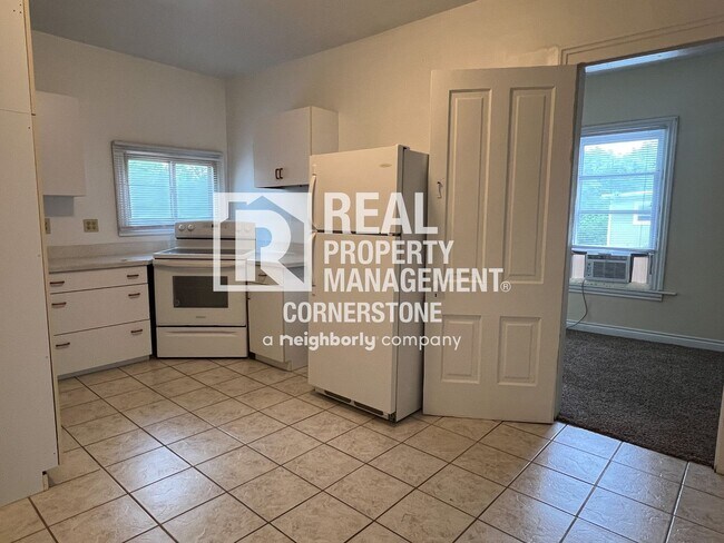 Foto del edificio - Charming 1BR Apartment in Historic Vine Neighborhood – Close to Downtown & Bronson