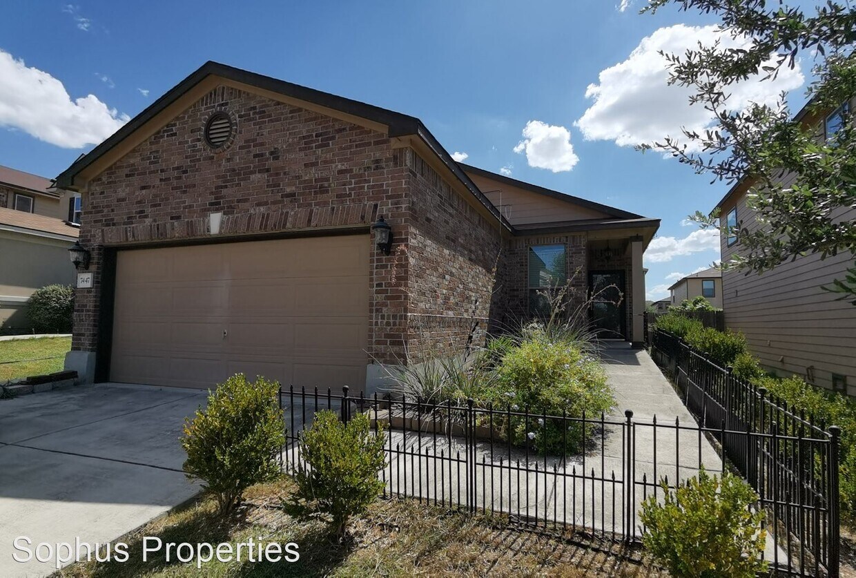 3 br, 2 bath House 7447 Primrose Post House Rental in San Antonio