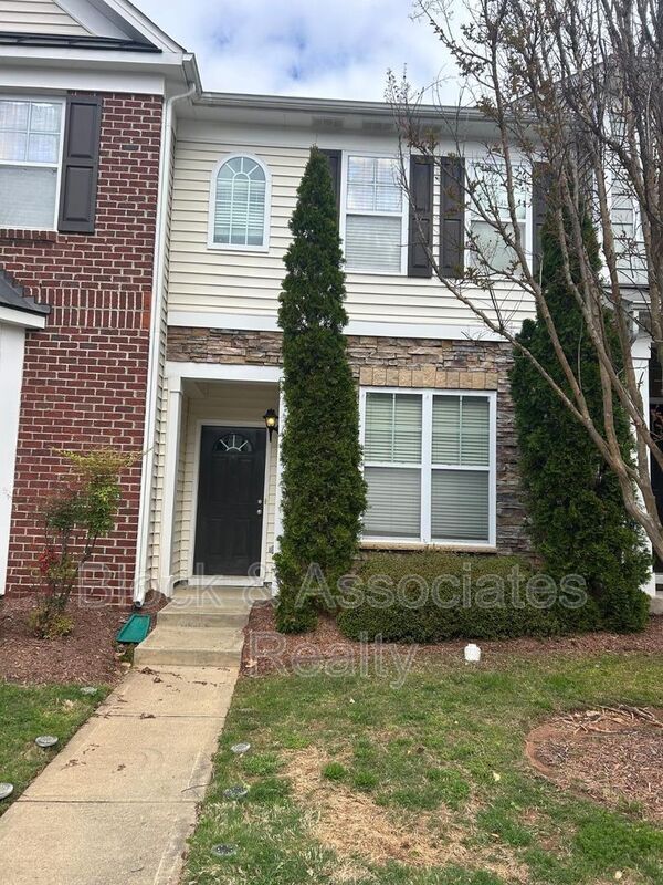 Building Photo - 6621 Clarksburg Pl