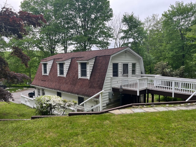 Building Photo - 322 E Boyds Rd