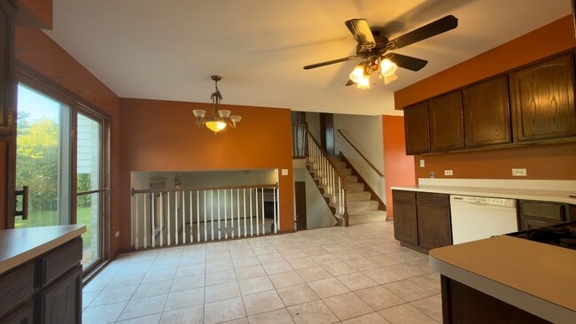 Building Photo - 21223 Alessandra Dr