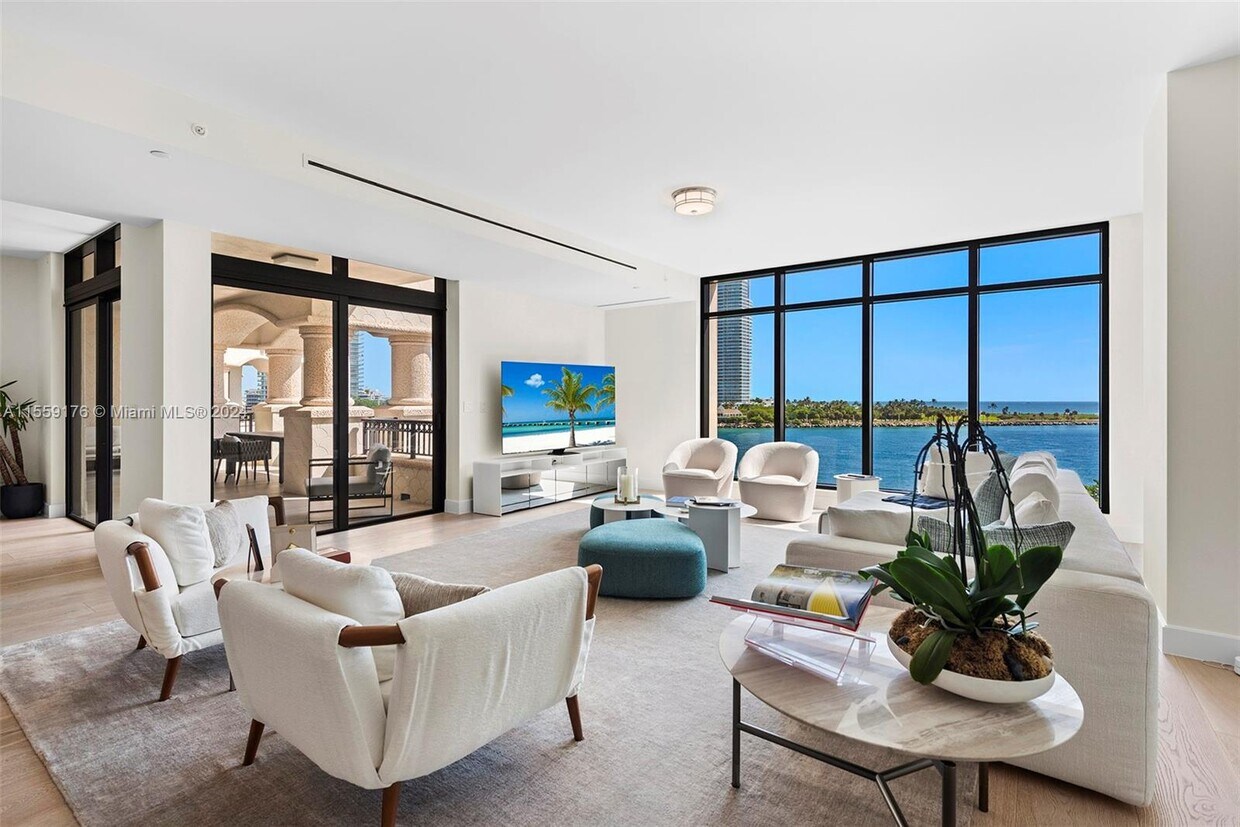 Foto principal - 7055 Fisher Island Dr