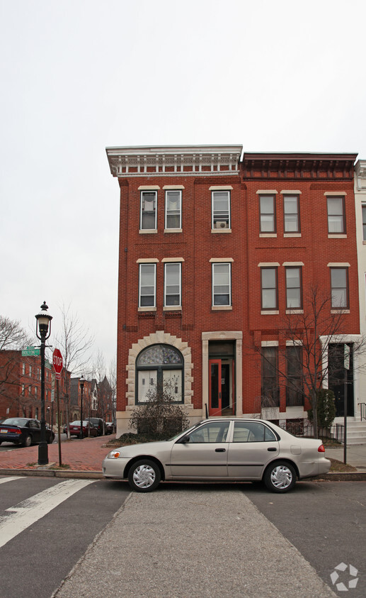 Building Photo - 1735 Bolton St