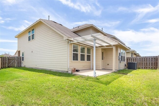 Building Photo - 14238 Pointa Vera Dr