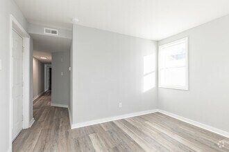 2BR, 1BA - Park Northside Apartments