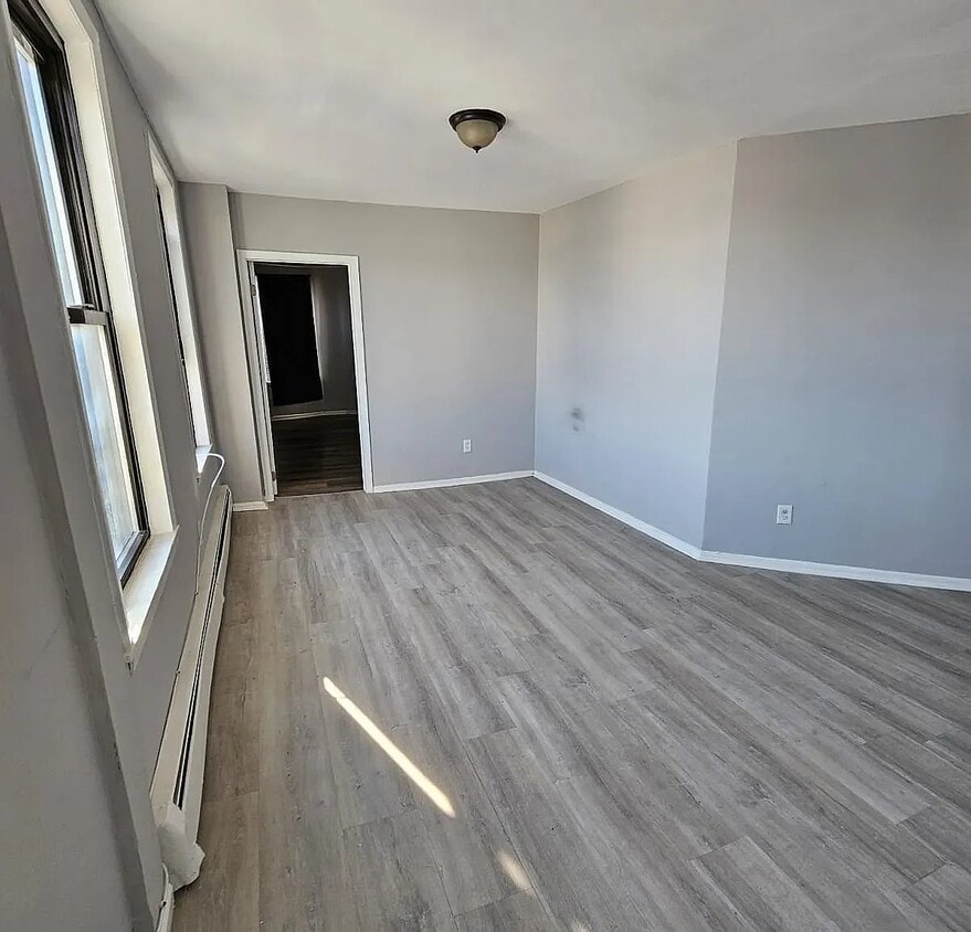 Building Photo - 352-354-354 New Brunswick Ave