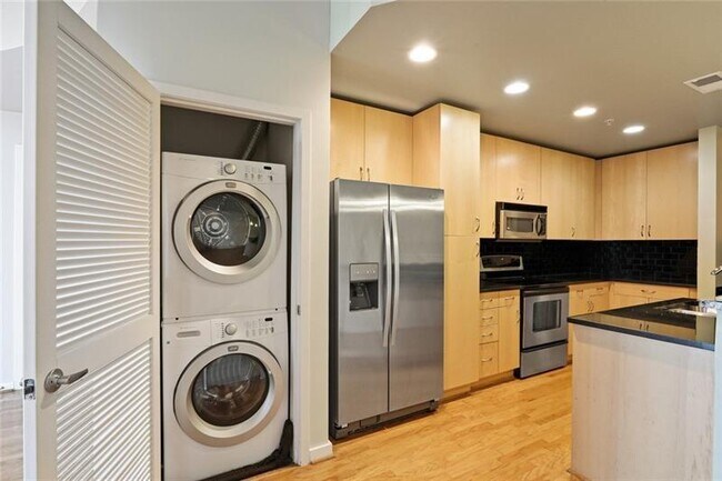 Foto del edificio - 860 Peachtree St NE