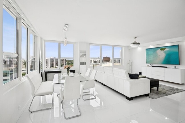 Building Photo - 3505 S Ocean Dr