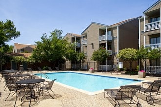 Building Photo - Polo Run Apartments