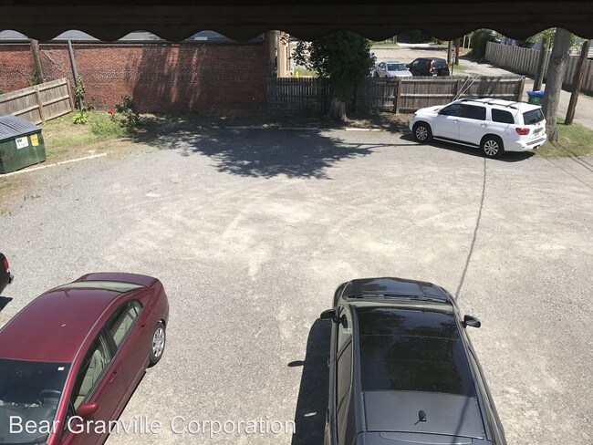 Building Photo - 814 Overbrook Rd