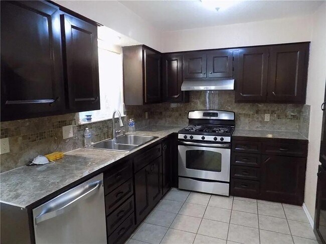 Foto del edificio - 8402 Leesburg Cir
