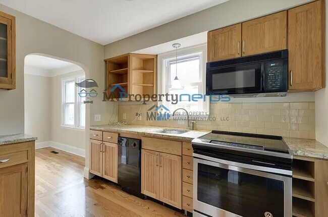 Building Photo - Charming Single Family Home in Highly Desi...